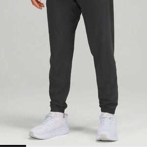 Lululemon Men’s Surge Jogger | size M